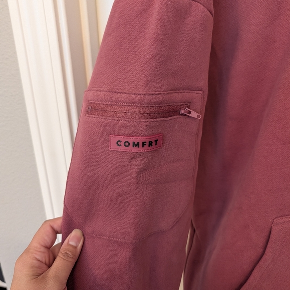 Comfrt DND Travel Hoodie In Berry - Picture 10 of 12